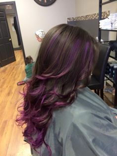 Purple Brown Hair, Dip Dye Hair, Hair Color Underneath, Hair Color Streaks, Hair Streaks, Hair Color Purple, Hair Stylies