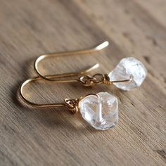 Crystal Earing Ideas, Diy Crystal Earrings, Diy Gemstone Jewelry, Common Thread, Natural Jewelry, Handmade Wire Jewelry, Hand Crafted Jewelry