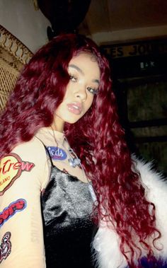 Hair Color Cherry Coke, Pelo Color Vino, Cherry Red Hair, Dyed Curly Hair, Red Hair Inspo, Wine Hair, Red Curly Hair, Cherry Hair, Dyed Red Hair