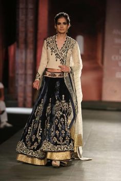 India Couture Week (ICW) - Anju Modi’s Runway Show Sophisticated Outfits, Indian Bridal Wear, Ghagra Choli, Lakme Fashion Week, Desi Fashion, India Fashion