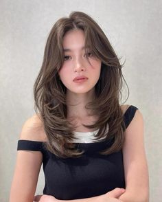 Soft Layers Medium Hair Curtain Bangs, Asian Shag Haircut, Asian Haircuts Female, Pony Makeup, Hair Style Korea, Hair Inspiration Long, Oval Face Haircuts, Layered Haircuts For Medium Hair, Bangs With Medium Hair