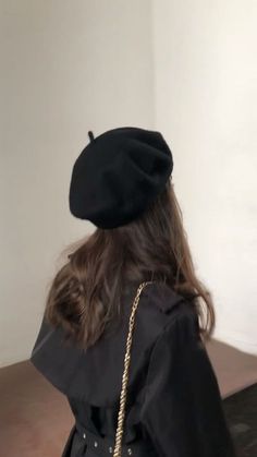 riordanverse Beret Aesthetic, Middle School Hairstyles, Sirens Fashion, Beret Outfit, Beret Fashion, Estilo Hipster, Hat Aesthetic, Muslimah Fashion Outfits, Girly Images