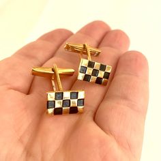 Let's go, back to the 60s! These beautiful vintage pieces of jewelry are the perfect jewels to add something special to your look. They are finely crafted, elegant and timeless! They are beautiful vintage cufflinks from the 1950s/1960s in checkerboard style, black and gold checkered. Material: metal / gold plated Size: 1.4 x 0.9 cm Condition: in a beautiful vintage condition, with slight signs of wear. (See photos) Please check out my other items too! I have some lovely old cufflinks! Express sh Back To The 60s, Cufflinks Gold, Black Checkered, Vintage Cufflinks, Checkerboard Pattern, Tie Accessories, Vintage Pieces, Suit And Tie, Cuff Links