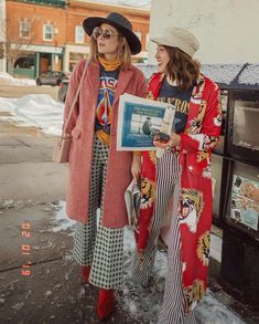 Boho Street Style, Creative Friends, New York Street Style, Fall 24, Quirky Fashion, Street Style Fashion, Casual Street Style, Kimonos, Vintage Boho