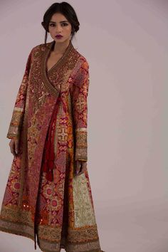 Carpet | No 1 Fashion Designer in Pakistan Angrakha Style, Velvet Dress Designs, Pakistani Wedding Outfits, Bridal Dress Fashion, Dream Wedding Ideas Dresses, Indian Bridal Outfits, Pakistani Wedding Dresses, Boutique Dress Designs, Stylish Dress Book