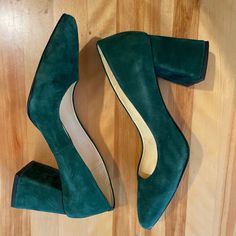 Girotti Handmade Green Velvet Block Heels Size 40 Velvet Block Heels, Pinterest Closet, Green Velvet, Shoes Women Heels, Block Heels, Shoes Heels, Velvet, Women Shoes, Heels