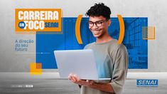 a man holding a laptop computer in front of a blue and orange background with the words carrera de sem on it