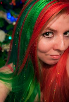 Red And Green Hair, Crazy Eyebrows, Dream Products, Christmas Party Hairstyles, Christmas Nail Art Easy, Purple Ombre Hair, Hair Tinsel