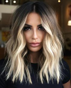 Money Piece Balayage Medium Length, Dark Brown With Light Brown Money Pieces, Light Hair With Dark Roots, Ash Brown Balayage With Money Piece, Brown Roots Blonde Hair Balayage, Dirty Blonde With Money Piece, Balayage Hair Blonde Dark Roots, Western Hair Color, Rooted Blonde Hair