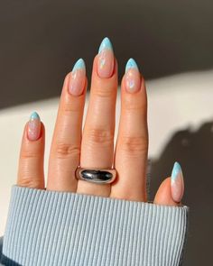 24 Best January Nails To Recreate - Inspired Beauty Winter Christmas Nails, Minimal Nails, Sparkly Nails, Holiday Ready, Nail Art Tutorial, Holiday Nails, Winter Nails, Diy Nails, Christmas Nails