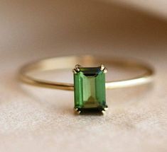 Solid Gold Rings With Stone, Cool Green Rings, Cheap Emerald Rings, Emarald Green Ring, Dark Green Jewelry Ring, Cheap Green Engagement Rings, Emerald Solitaire Ring Green, Green Tourmaline Baguette Ring, Emerald Green Crystal Ring