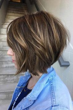 + Stacked Bob Haircut Ideas to Try Right Now ★ See more: http://lovehairstyles.com/stacked-bob-haircut-ideas/ Bob Haircuts For Women Side Part, Medium Length Wedge Haircut, Short Aline Bob, Kim Hair, Haircuts 2022, Stacked Bob Hairstyles, Choppy Haircuts, Stacked Bob, Stacked Bob Haircut