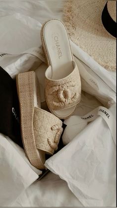 Alyssa Lenore, Chanel Sandals, Fancy Shoes, Girly Shoes, Swag Shoes, Instagram Summer, Dream Shoes, Shoe Obsession