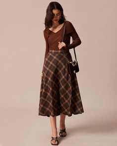 Midi Rok Outfit, Classic Edgy Outfits, Midi Rock Outfit, Brown Skirt Outfit, Dark Academia Outfits, Academia Outfits, Midi Skirt Outfit, Tailored Clothes, Layering Outfits