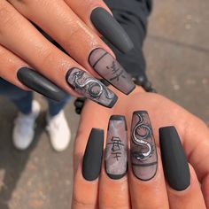 In love with the dark academia aesthetic? Here are some cool dark academia acrylic nail designs! Dragon Nails, Unghie Sfumate, Hippie Nails, Punk Nails, Anime Nails, Stylish Nails Designs, Edgy Nails, Grunge Nails, Dope Nail Designs