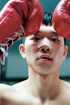 The Boxer - Fucking Young! Boxer Reference, Boxer Photoshoot, Boxer Pose, Boxe Aesthetic, Fighter Photography, Boxing Poses, Ray Petri, Boxer Photography