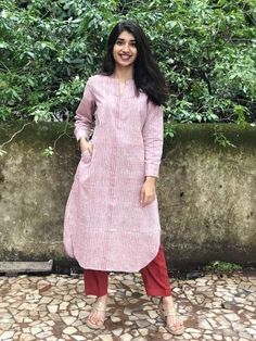 Kurta Designs Women Casual, Teenage Dress, Kurta Pants, Simple Kurti Designs, Kurti Designs Latest, Long Kurti Designs, Office Wear Women, Cotton Kurti Designs