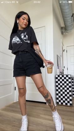 Edgy Aesthetic Tattoo, Cute Outfits Summer Midsize, Concert Goth Outfit, Summer Outfits With Tattoos, Tattoo Outfit Ideas, Edgy Athletic Outfits, Sneaker Going Out Outfit, 30th Outfit Ideas For Women, Metal Band Concert Outfit