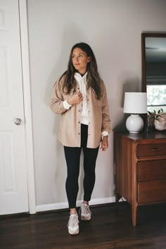 Four Casual Ways To Style A Shacket For Fall - Stitch & Salt Shacket Outfit Women, Shacket Outfit, Winter Mode, Mode Casual, Beauty And Fashion