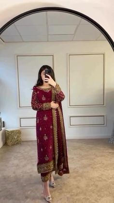 Taking orders Now ✨DM us for Price. . #zariheritage #pakistanibride #sabyasachi #pakistanidress #manishmalhotra #desicouture #canadianpakistani #reelsgermany #reelsuk #bridaldress#theluxurious786 #pakistanfashion #erumkhancouture #reelsinstagram #farahtalibaziz #customadedresses #ukpakistani #mysiebytahira #pakistanibridalwear #republicwomenswear #reelscanada #pakistaniwedding #weddingseason #remaseherbano #buntokazmi #mnr #sanasafinaz#indianbridalwear #instabride Bridal Lehenga Designs, Shadi Dresses, Velvet Dress Designs, Pakistani Wedding Outfits, Fancy Dresses Long, Modest Dresses Casual, Bridal Dress Fashion