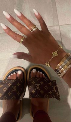 Dope Jewelry Accessories, Milky Nails, Expensive Jewelry Luxury, Luxe Jewelry, Jewelry Fashion Trends, Expensive Jewelry