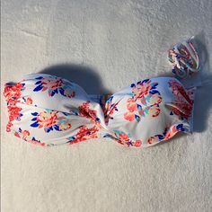 Nwt Never Worn Floral Bandeau Push Up Bikini Top! Comes With Removable Strap To Make It Halter Style. White Strapless Swimwear For Sunbathing, White Bandeau Swimwear For Pool, White Bandeau Swimwear For Vacation, White Strapless Swimwear For Summer, White Bandeau Swimwear For Sunbathing, White Bandeau Swimwear With Built-in Bra, White Bandeau Tube Top For Pool, White Tube Top For Poolside And Beach Season, White Bandeau Swimwear For Spring