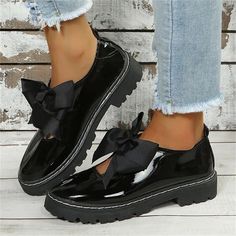 Category:Flats; Upper Materials:Faux Leather; Embellishment:Bowknot; Season:Summer,Spring; Heel Type:Low Heel; Gender:Women's; Activity:Walking Shoes; Toe Shape:Round Toe; Style:Minimalism,Elegant; Heel Height(inch):1-2; Outsole Materials:Rubber; Occasion:Outdoor,Daily; Closure Type:Loafer; Pattern:Solid Color; Listing Date:07/03/2023; Production mode:External procurement; 2023 Trends:Plus Size; Foot Length:; Foot Width:; SizeChart1_ID:2:184043; Size chart date source:Provided by Supplier. Casual Flats With Bow And Pointed Toe, Casual Bow Flats With Pointed Toe, Casual Flats With Bow For Fall, Casual Fall Flats With Bow, Casual Bow Flats For Fall, Casual Loafers With Bow And Round Toe, Casual Slip-on Loafers With Bow, Spring Casual Bow Loafers, Fall Bow Loafers With Round Toe