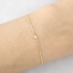 "Tiny star diamond bracelet with a milgrain finish on the setting adds more details to this simple diamond bracelet. Can be paired and layered with all your favorite bracelets as it is so subtle and simple. A lightweight yet very sturdy piece with your choice of 14k gold. Purchase this beautiful piece for special occasions such as birthdays, anniversaries, Christmas, Mother's Day, Valentine's Day, or even for bridesmaids! * Star charm size: ≈5mm x ≈3.6mm * Diamond weight: ≈0.02ct G SI1 * 14k dia Braslate Design, Simple Diamond Bracelet, Simple Diamonds, Star Chain, Bracelet Dainty, Tiny Star, Rose Gold White, Star Bracelet, Star Charms