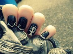 White Tree of Gondor by ~NailedItWithGlitter on deviantART White Tree Of Gondor, Tree Of Gondor, Unghie Nail Art, Inspired Nails, Nail Patterns, White Tree, Lord Of The Rings, Beauty Nails, The Hobbit