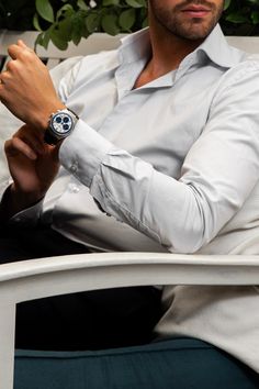 Great inspiration for a fashionable look. Be trendy with our with our selection of timepieces for gents. The model is wearing the Frederique Constant Highlife Chronograph Automatic Frederique Constant, Gents Watches, Luxury Watch, Fashion Watches, Chronograph, Musician