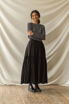 Long Cotton Skirt, Fotografi Vintage, Cute Modest Outfits, Modest Fashion Outfits, Skirt Outfit, Winter Mode, Cotton Skirt, Looks Vintage