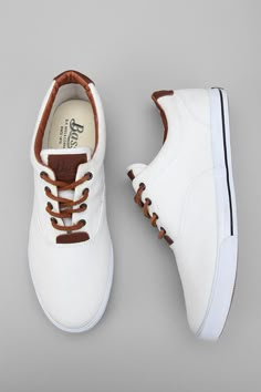 may need em Sneakers Men Fashion, Mens Fashion Shoes, Mens Casual Outfits, White Shoes, Shoe Game, Mens Fashion Casual, White Sneaker, Nice Shoes, Gq