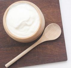 Homemade Sunscreen by @draxe Sunscreen Recipe, Homemade Lotion, Natural Sunscreen, Diy Recipes, After Sun, Natural Diy, Diy Essential Oils, How To Grow Taller, Diy Body