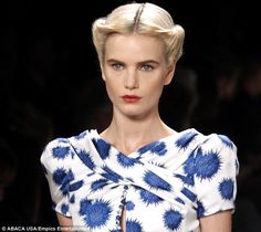 Heidi rolls are the latest hair trend...Here's how to do yours at home Model Rock, Carolina Herrera, Up Hairstyles