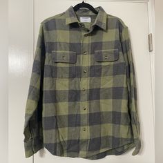 Nwt | Old Navy Men’s Flannel Button Shirt | Long Sleeve | Size: M | Regular Fit | Color/Pattern: Green Buffalo Plaid Check | 100% Cotton Green Cotton Flannel Shirt With Button Closure, Green Flannel Shirt With Button Closure, Green Flannel Button-up Shirt, Outdoor Cotton Flannel Shirt With Button Closure, Outdoor Cotton Button-up Flannel Shirt, Outdoor Cotton Flannel Shirt With Buttons, Green Buffalo Plaid, Red Striped Shirt, Button Up Shirt Mens