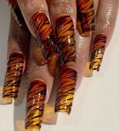 Piano Hands, Tiger Nails, Nail Design Glitter, Grunge Nails, Her Nails, Dope Nail Designs, Classy Acrylic Nails, Unique Acrylic Nails, Studio Room