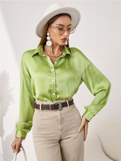 Satin Green Shirt Outfit, Lime Shirt Outfit, Chic French Outfits, Green Blouse Outfit, Lime Green Outfit, Lime Green Outfits, Satin Shirt Outfit, Lime Green Blouse