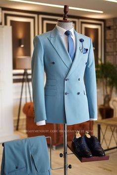 Looking for the best collection of Lambert Sky Blue Pointed Lapel Double Breasted Custom Prom Mens Suit with affordable price? Shop Pool Peaked Lapel men's blazers at BradyMensuit with free shipping available. Mens Suit Design, Stylish Mens Suits Wedding, Sky Blue Suit Men, Double Breasted Suit Men Wedding, Classy Suits Men, Sky Blue Blazer, Double Breasted Suit Men, Sky Blue Suit, Prom Men