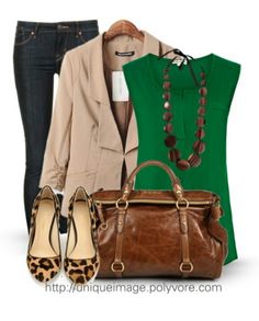 Going Green! Khaki Blazer, Leopard Print Shoes, Tan Blazer, Mode Casual, Green Shirt, Work Attire, Work Fashion, Kelly Green, Primavera Estate