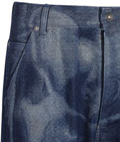 These oversized jeans in blue denim with an all-over body scan motif are the perfect statement piece for a casual, cool look. The button closure, five-pocket design, and cargo pocket on the right leg make them both stylish and practical. Plus, the off-white leather patch at the back adds a touch of luxury to this laid-back style. Button closure Five-pocket design Cargo pocket on right leg Off-white leather patch at the back Body Scan, Off White Mens, Oversized Jeans, Body Scanning, Cargo Pocket, Laid Back Style, Blue Denim Jeans, Leather Patches, Jeans For Sale