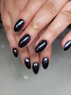 simple black nails with peral chrome Simple Black Nails, Black Nail Design, Black Nail Designs, Black Nail, Black Nails, Nail Tech, Nail Design, Design Art, Nail Designs