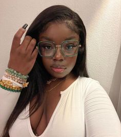 Glasses Makeup, Pelo Afro, Black Femininity, Dark Skin Women, Girls With Glasses, Womens Glasses