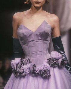 90s High Fashion, High Fashion Runway, Claudia Schiffer