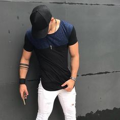 Classy Clothing Styles Men Ideas For Everyday Life 53 Clothing Styles Men, Portrait Smile, Photoshoot Hair, Best Casual Shirts, Girls Portrait, Classy Clothing, Mens Style Guide, Mens Fashion Casual Outfits, Urban Dresses