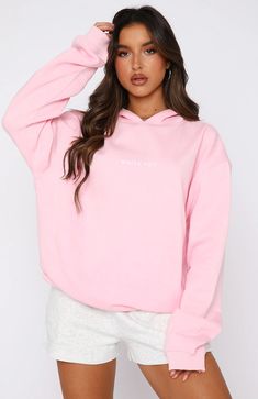 White Fox Hoodie, Fox Hoodie, Pink Sweat, Black Jeans Outfit, Basic Hoodie, Cute Sweatshirts, Hoodie Outfit, Oversized Hoodie, White Fox