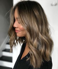 Brown Hair With Blonde Highlights, Brunette Balayage Hair, Brown Hair Balayage, Hair Color Techniques, Blonde Hair With Highlights, Balayage Brunette, Brown Blonde Hair, Hair Color Balayage, Dark Blonde