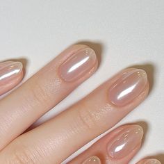 Clean nails 💎 Pearl Nails Wedding, Nails Light Colors, Light Nails Ideas, Nail Wedding, Glossy Nails, Nail White, Pearl Nail, Light Pink Nails, Hello Nails