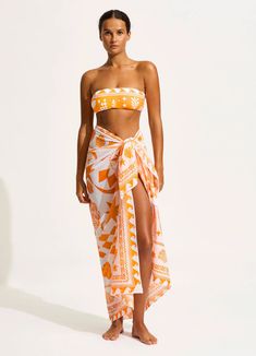 Look chic at the beach with this beautiful printed sarong. Style with swimwear you own or discover the latest SS24 ranges which compliment. This Seafolly sarong features a Multi-fit Adjustable E-Hook for the perfect fit Wear Styling Options.  Style also available on Tucca Swim. 100% Cotton Sarong Style, Brand Magazine, Light Cover, Gifts For New Mums, Blazer With Jeans, Corfu, Pearl Jewellery Earrings, Solid Colour, Sarong