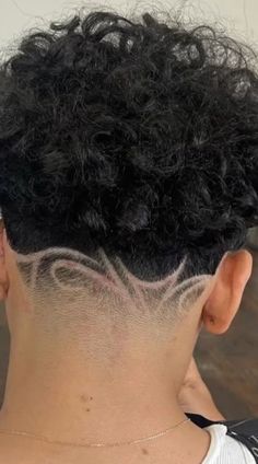 Haircuts Thick Curly Hair, Undercut Hair Designs, Taper Fade Short Hair, Haircut Designs For Men, Fade Haircut Designs, Fade Haircut Curly Hair, Low Taper Fade Haircut, Taper Fade Curly Hair, Curly Hair Fade