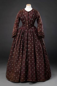 February 14 2017 at 06:43AM from historicaldress 1800s Fashion Women, Late 1800s Dresses, 1850s Day Dress, 1840 Fashion, 1800s Style, Vampire Clothes